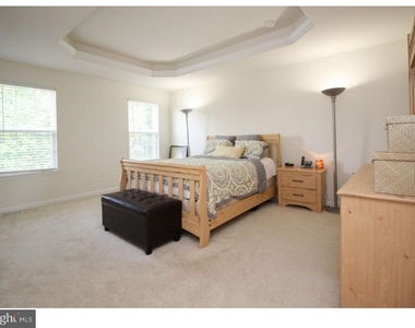 33 Wallace Street - Photo Thumbnail 12