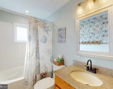 327 Robin Drive - Photo Thumbnail 5