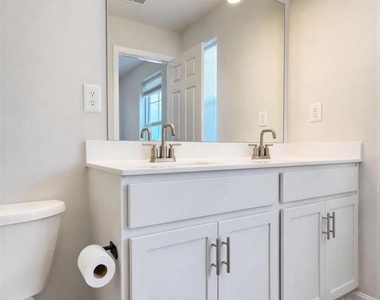 45710 N Maxine Way - Photo Thumbnail 23