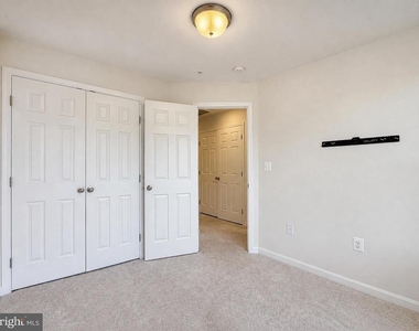 45710 N Maxine Way - Photo Thumbnail 16