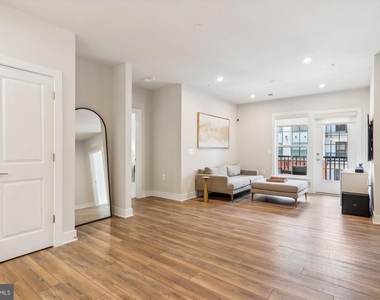 104 Saint Ives Place - Photo Thumbnail 14