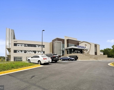 104 Saint Ives Place - Photo Thumbnail 63