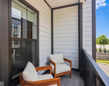 104 Saint Ives Place - Photo Thumbnail 32