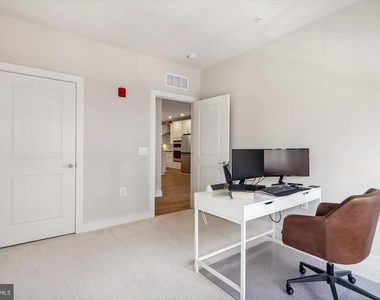 104 Saint Ives Place - Photo Thumbnail 23