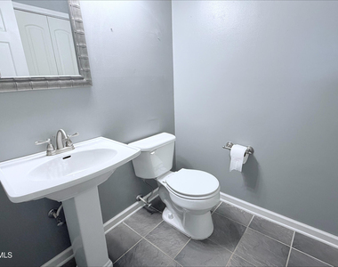 100 Drywood Place - Photo Thumbnail 11