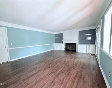 100 Drywood Place - Photo Thumbnail 2