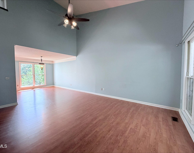 100 Drywood Place - Photo Thumbnail 3