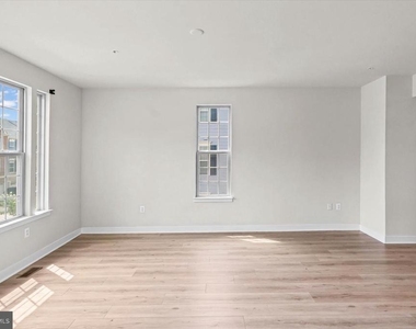 4111 Shirley Rose Court - Photo Thumbnail 7