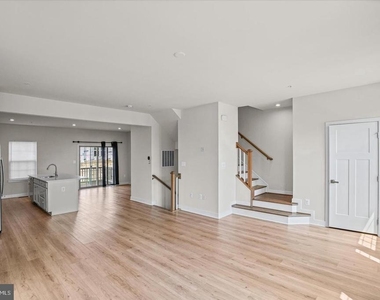 4111 Shirley Rose Court - Photo Thumbnail 11