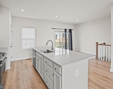 4111 Shirley Rose Court - Photo Thumbnail 5