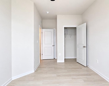 4809 Vista Green Lane - Photo Thumbnail 5