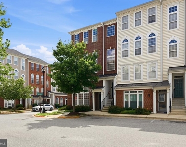 941 Pine Forest Lane - Photo Thumbnail 2