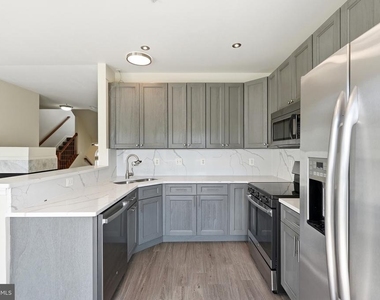 941 Pine Forest Lane - Photo Thumbnail 15