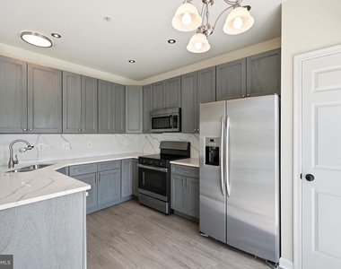 941 Pine Forest Lane - Photo Thumbnail 13