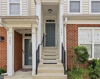 941 Pine Forest Lane - Photo Thumbnail 3