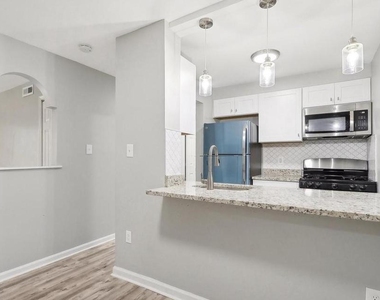 526 Wilson Bridge Drive - Photo Thumbnail 7