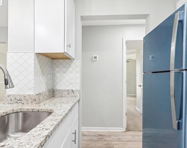 526 Wilson Bridge Drive - Photo Thumbnail 9