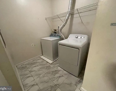 3044 Irma Court - Photo Thumbnail 7