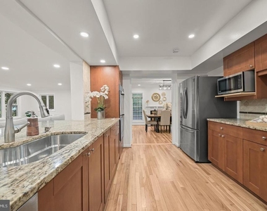 10600 Vantage Court - Photo Thumbnail 7
