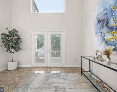 10600 Vantage Court - Photo Thumbnail 1