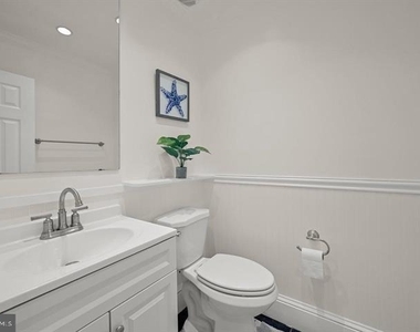 10600 Vantage Court - Photo Thumbnail 13