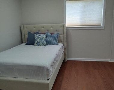 11505 Monticello Avenue - Photo Thumbnail 34