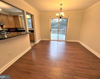 17626 Longview Lane - Photo Thumbnail 4