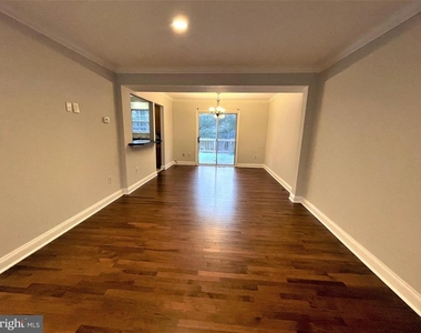 17626 Longview Lane - Photo Thumbnail 3