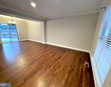 17626 Longview Lane - Photo Thumbnail 2
