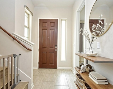 1708 Arcilla St - Photo Thumbnail 2
