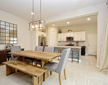 1708 Arcilla St - Photo Thumbnail 10