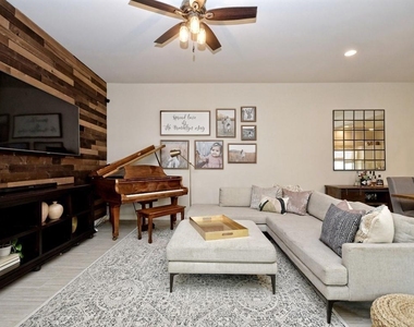 1708 Arcilla St - Photo Thumbnail 7