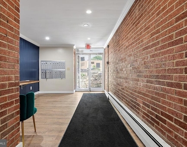 702 Chaney Drive - Photo Thumbnail 3