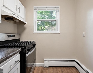 702 Chaney Drive - Photo Thumbnail 12