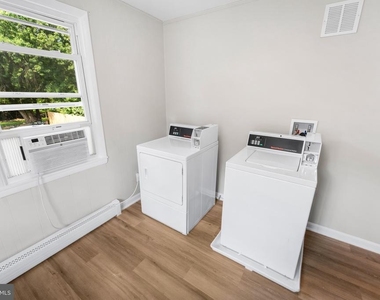 761 Silver Spring Avenue - Photo Thumbnail 11