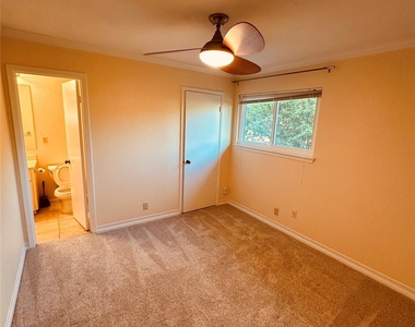 3529 North Hills Dr - Photo Thumbnail 7