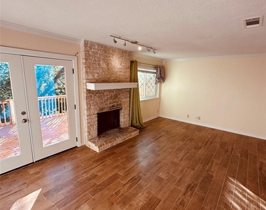 3529 North Hills Dr - Photo Thumbnail 5