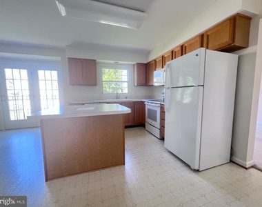 17207 Sumac Court - Photo Thumbnail 10