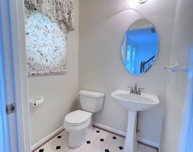 17207 Sumac Court - Photo Thumbnail 4