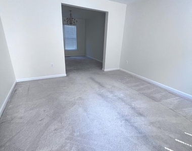 17207 Sumac Court - Photo Thumbnail 5