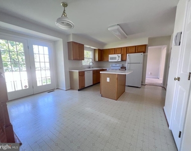 17207 Sumac Court - Photo Thumbnail 12