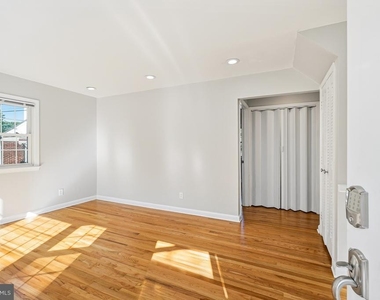 4107 Mitscher Court - Photo Thumbnail 3