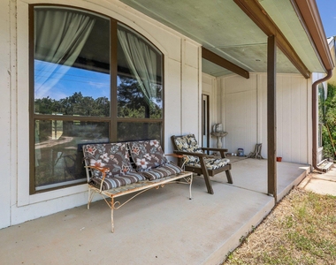 286 Simpson Ave - Photo Thumbnail 2