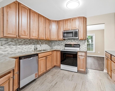 20130 Waringwood Way - Photo Thumbnail 5
