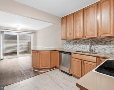 20130 Waringwood Way - Photo Thumbnail 6