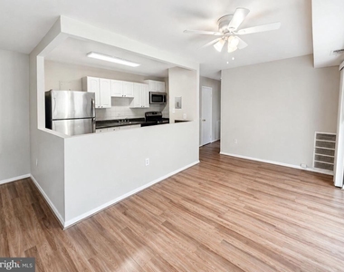 5107 Crossfield Court - Photo Thumbnail 3