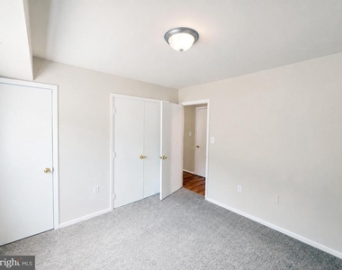 5107 Crossfield Court - Photo Thumbnail 9