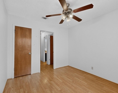 8418 Fathom Cir - Photo Thumbnail 27