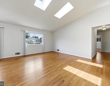 11601 Gowrie Court - Photo Thumbnail 5