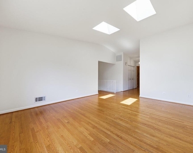 11601 Gowrie Court - Photo Thumbnail 4